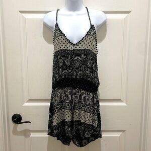Vigoss Black & Cream Bohemian Floral V-Neck Romper